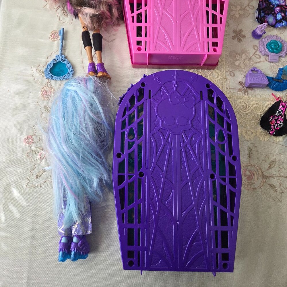 Monster High Bundle - Picture 12 of 16